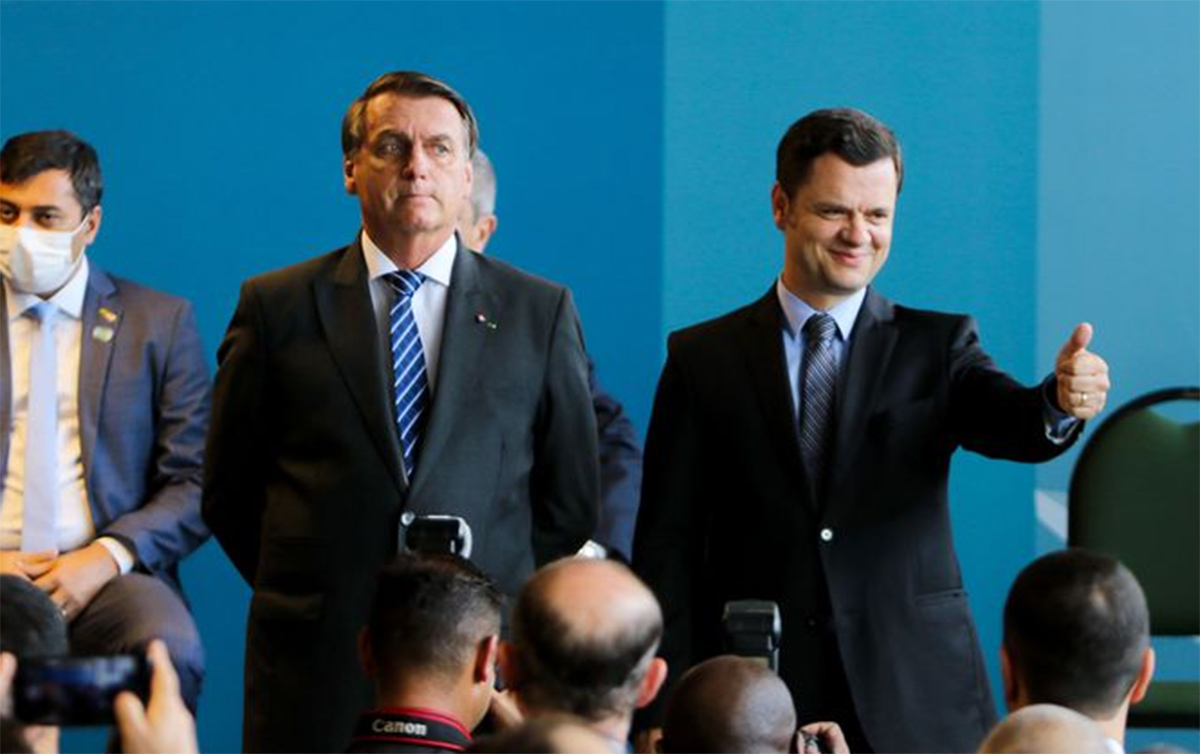 Ministro da Justiça de Bolsonaro diz que 'não precisa' cobrar vacinação de estrangeiros